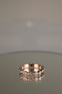 Rose gold art deco round brilliant diamond ring